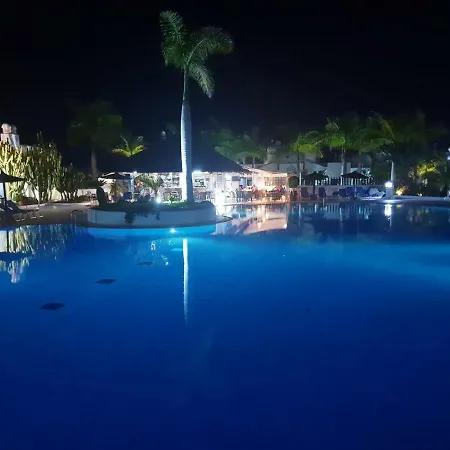 Luxury Complex Near The Sea 아파트 *